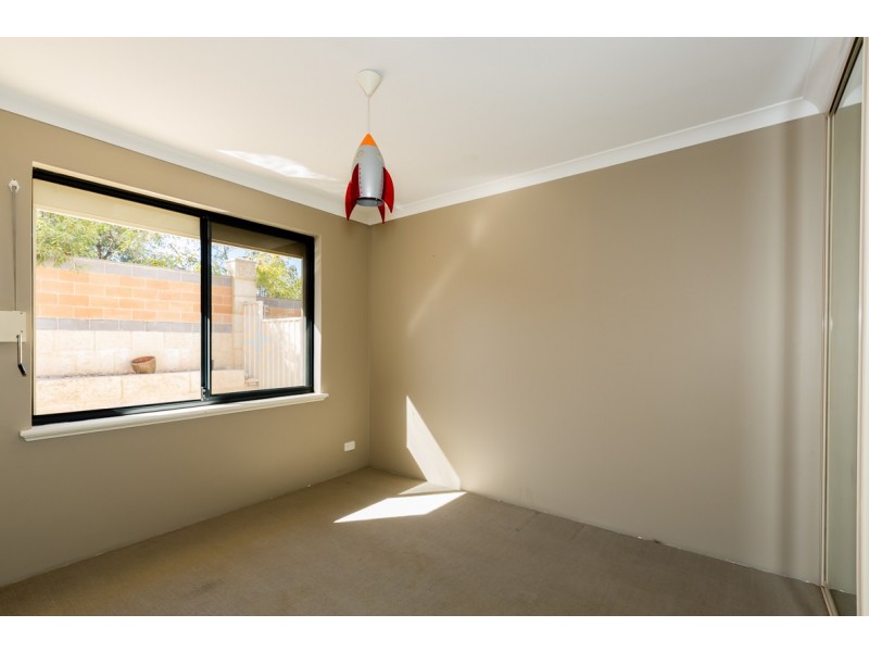 16 Arpenteur Turn, Madora Bay WA 6210