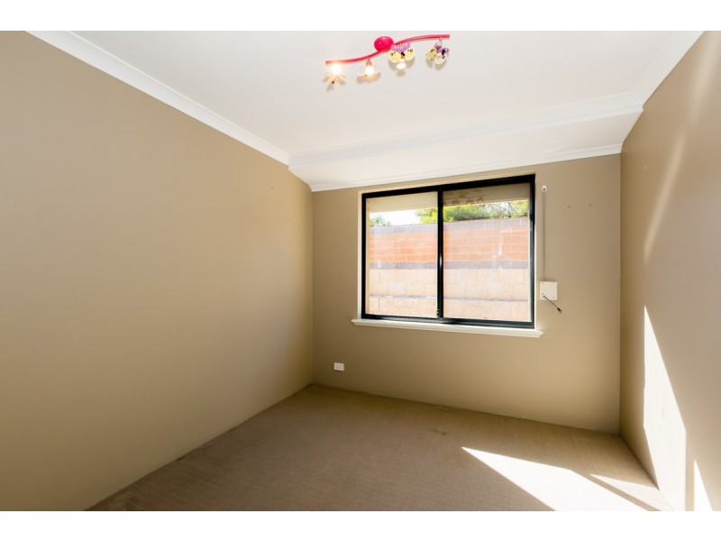 16 Arpenteur Turn, Madora Bay WA 6210