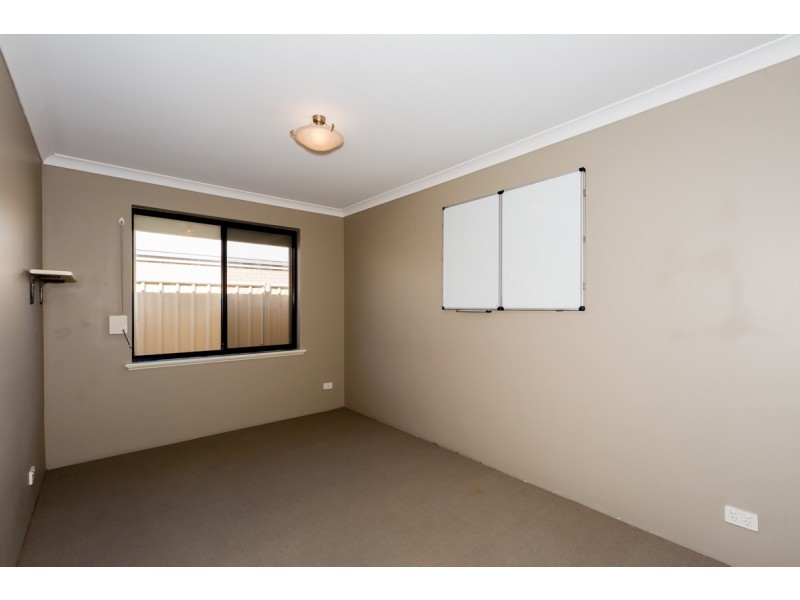 16 Arpenteur Turn, Madora Bay WA 6210