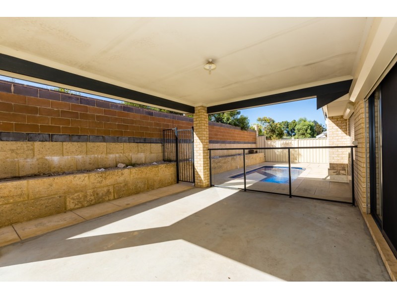 16 Arpenteur Turn, Madora Bay WA 6210