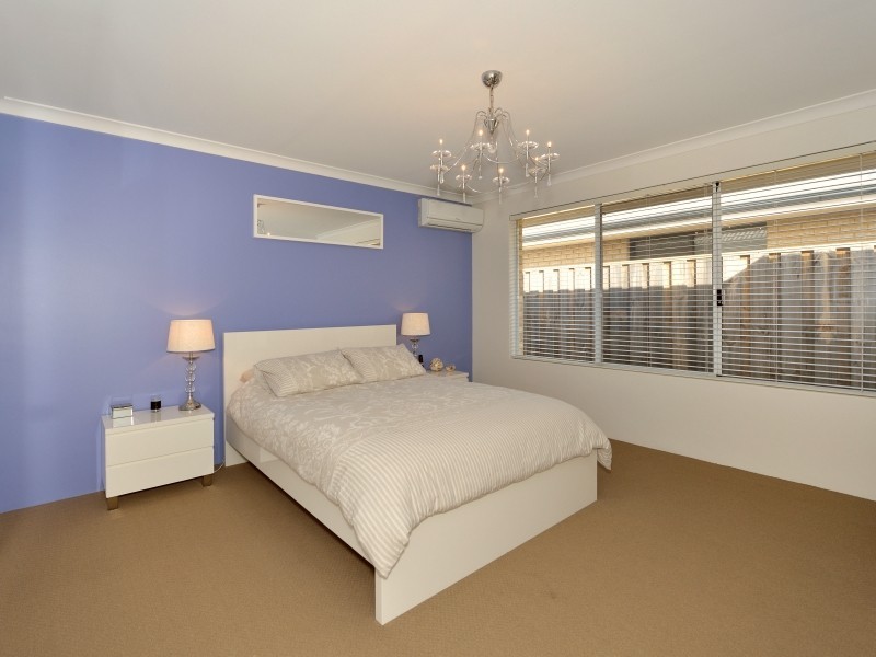 271 Peelwood Parade, Halls Head WA 6210