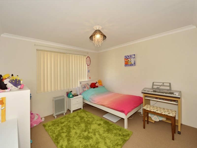 271 Peelwood Parade, Halls Head WA 6210