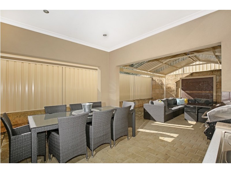 14 Albina Chase, Lakelands WA 6180