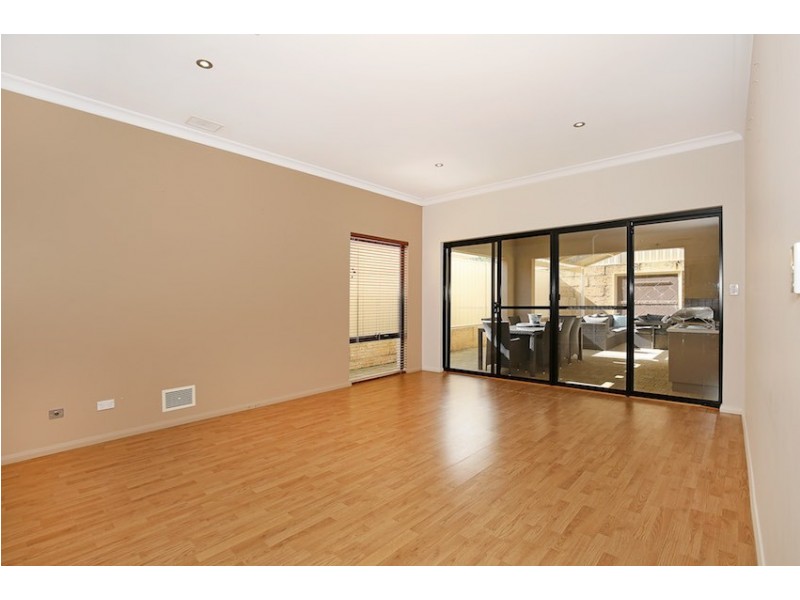 14 Albina Chase, Lakelands WA 6180