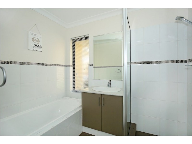 14 Albina Chase, Lakelands WA 6180