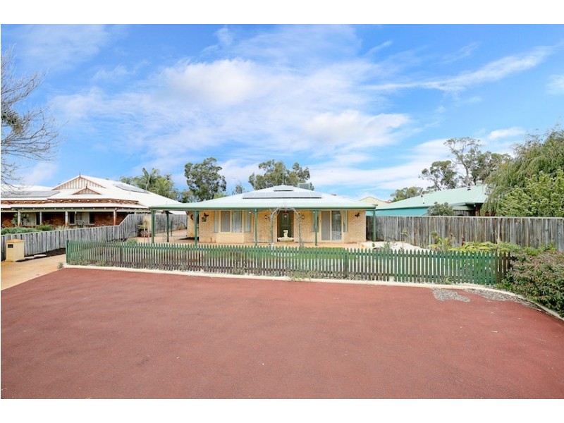 9 Macquarie Drive, Coodanup WA 6210