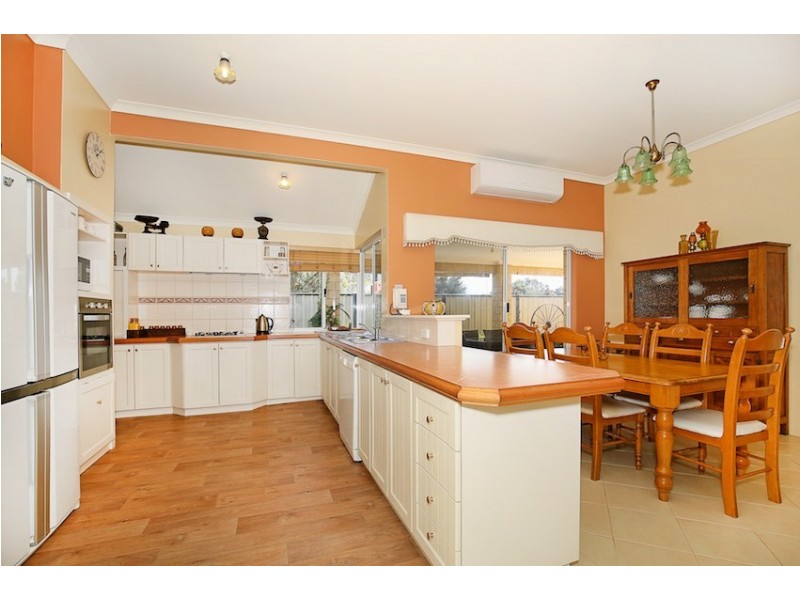 20 Portrush Parade, Meadow Springs WA 6210