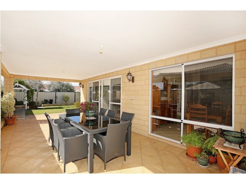 20 Portrush Parade, Meadow Springs WA 6210