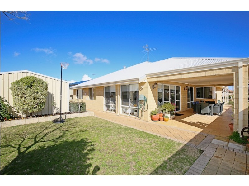 20 Portrush Parade, Meadow Springs WA 6210