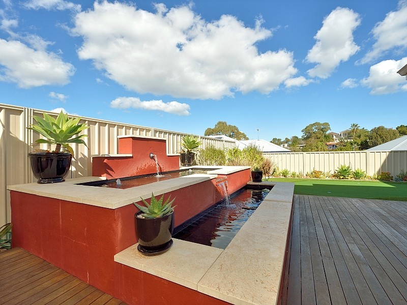 14A Valley Road, Halls Head WA 6210