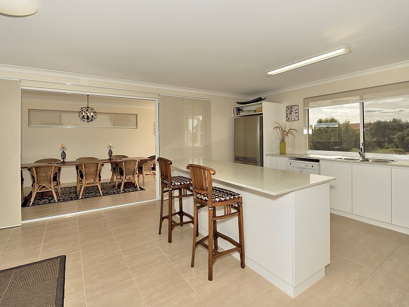 14A Valley Road, Halls Head WA 6210