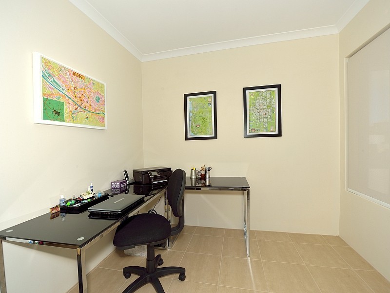 14A Valley Road, Halls Head WA 6210