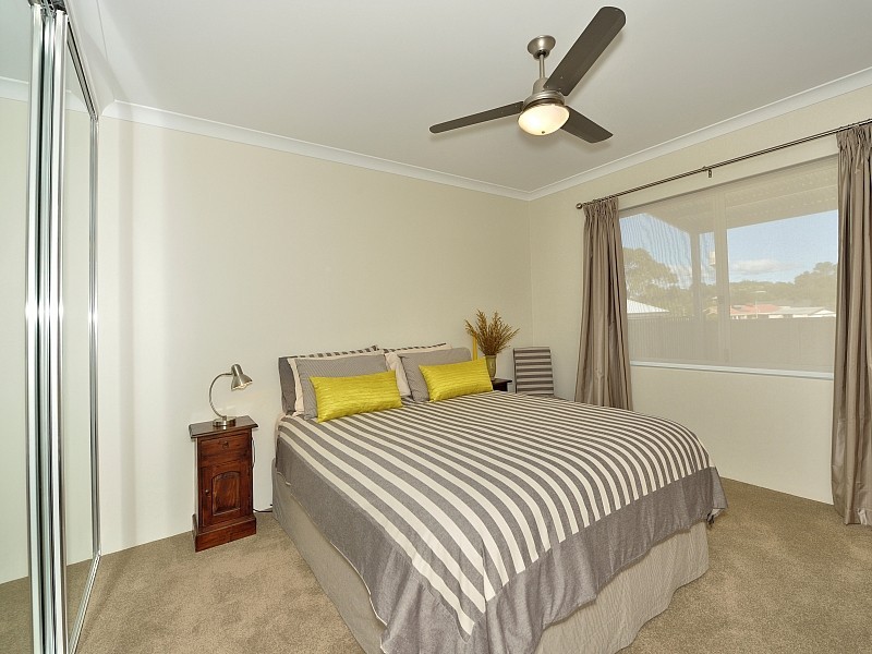 14A Valley Road, Halls Head WA 6210