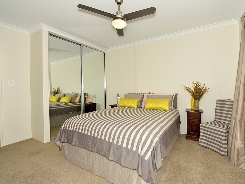 14A Valley Road, Halls Head WA 6210