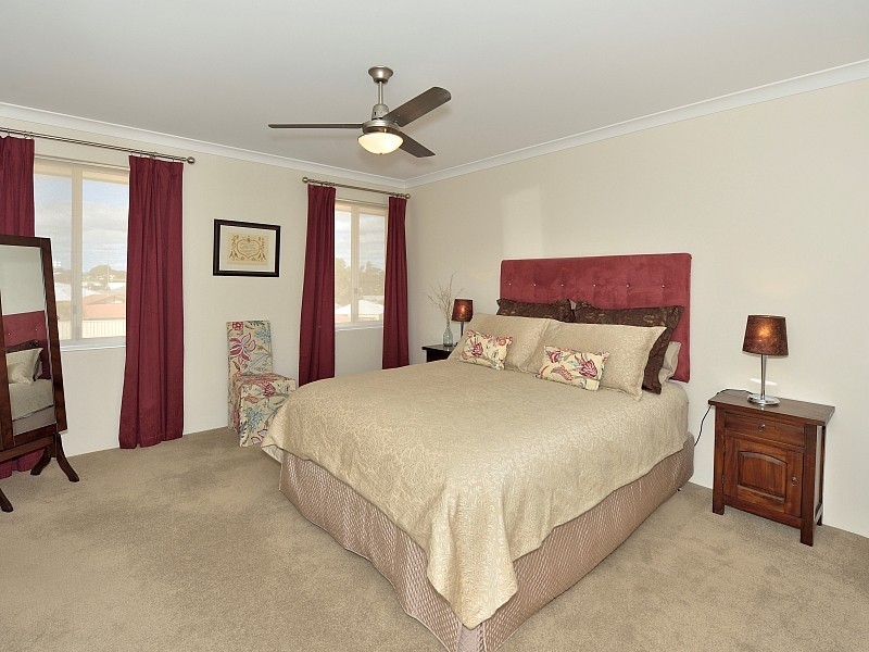 14A Valley Road, Halls Head WA 6210