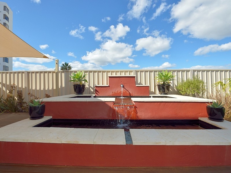 14A Valley Road, Halls Head WA 6210