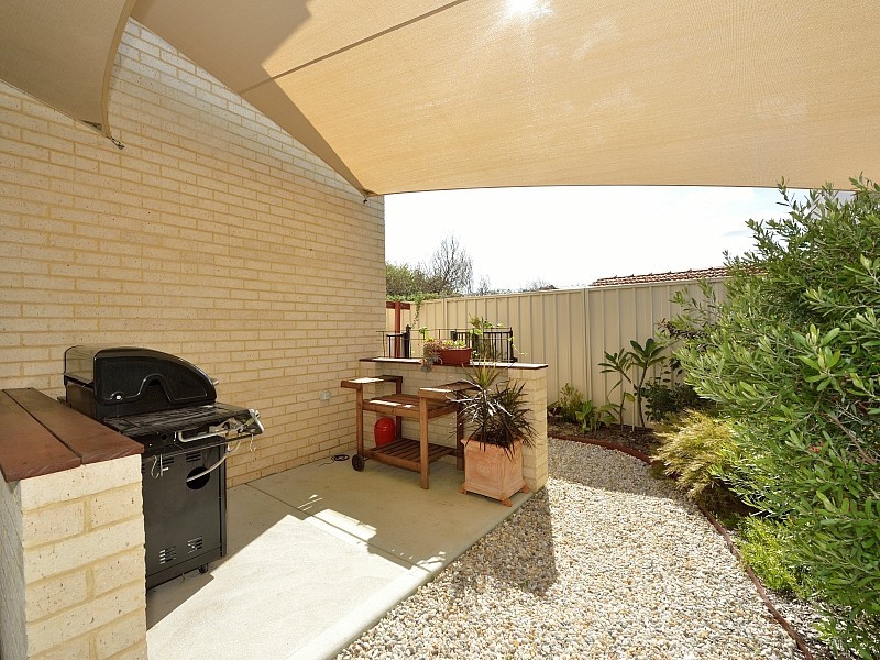 14A Valley Road, Halls Head WA 6210