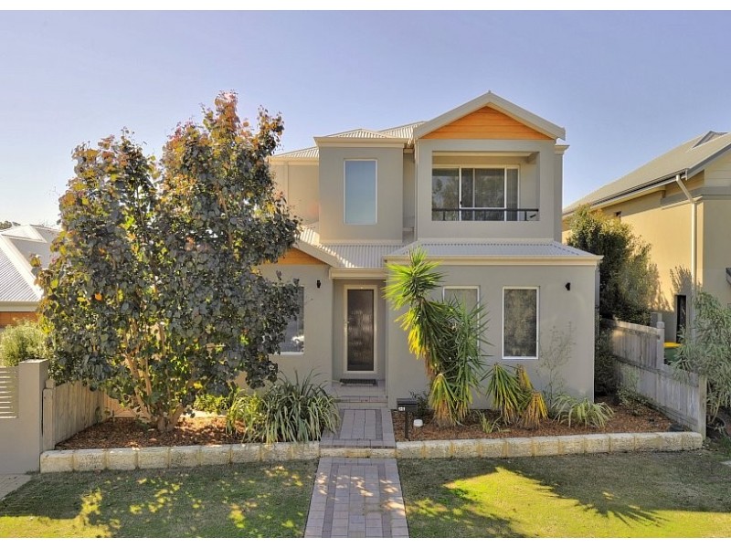 121 Darwin Terrace, Dudley Park WA 6210