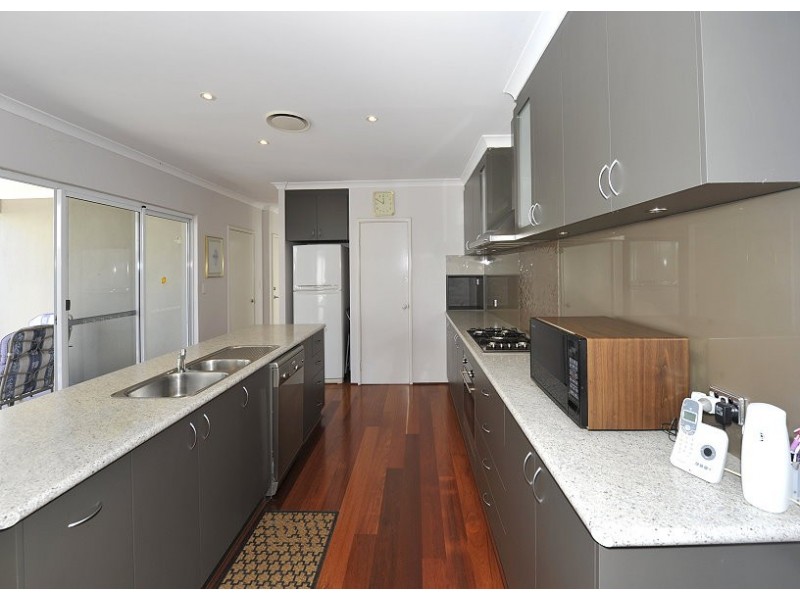 121 Darwin Terrace, Dudley Park WA 6210