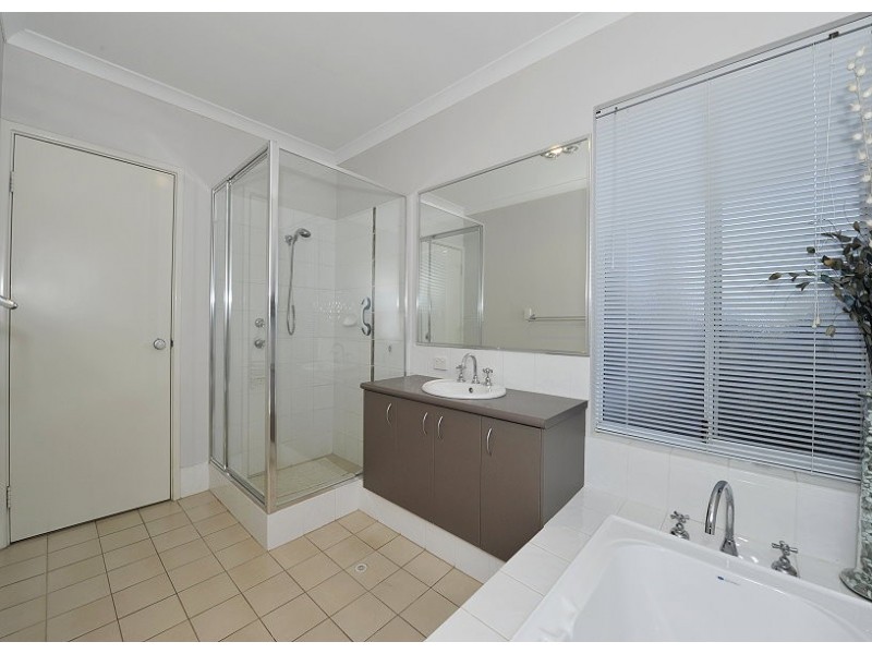 121 Darwin Terrace, Dudley Park WA 6210