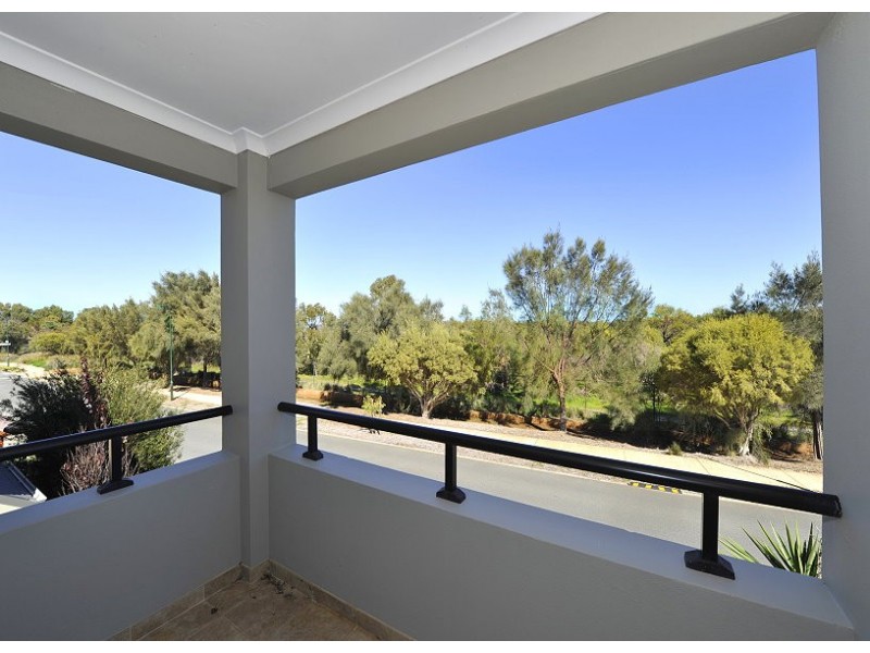 121 Darwin Terrace, Dudley Park WA 6210