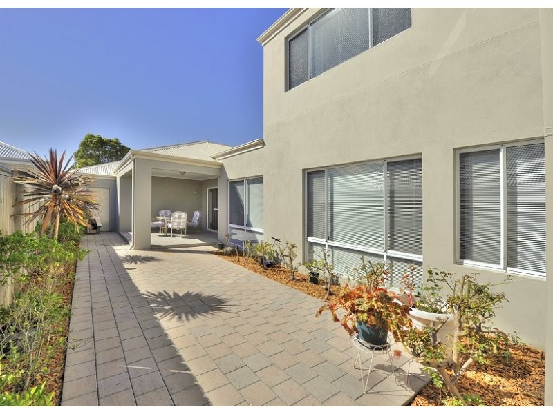 121 Darwin Terrace, Dudley Park WA 6210