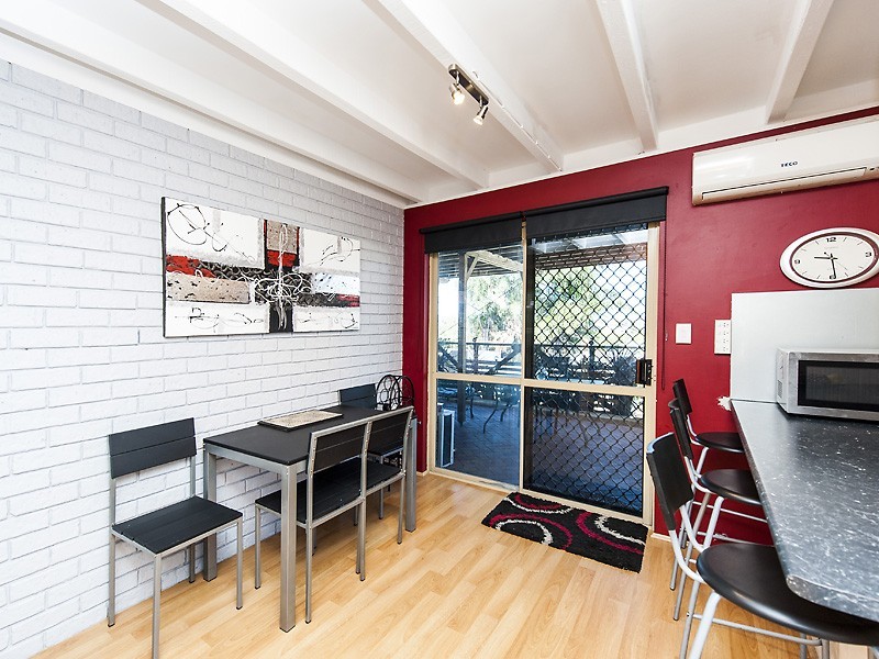 32A Scrivener Place, Halls Head WA 6210