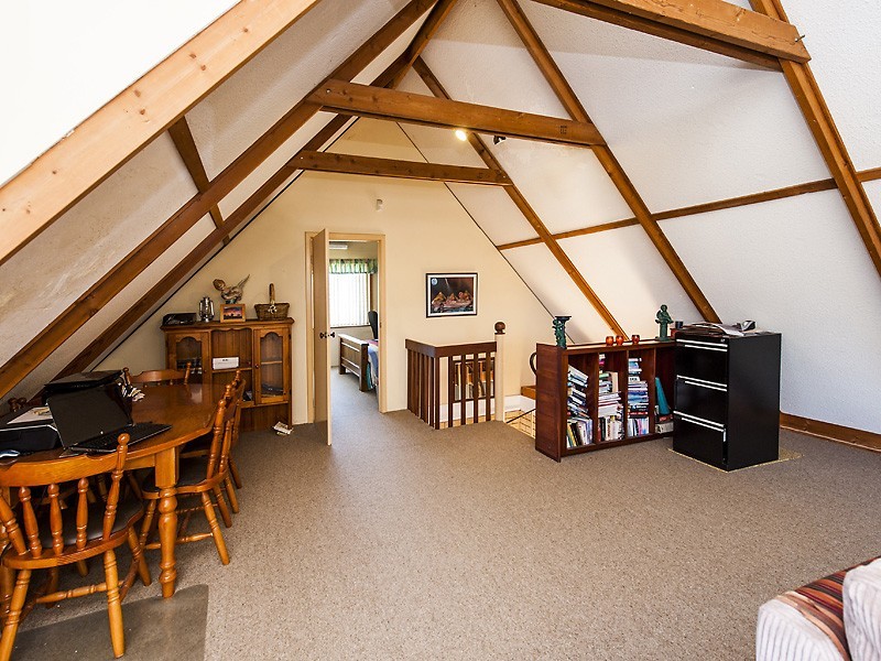 32A Scrivener Place, Halls Head WA 6210