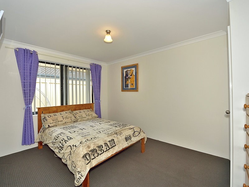 21 Highcliffe Circle, Lakelands WA 6180