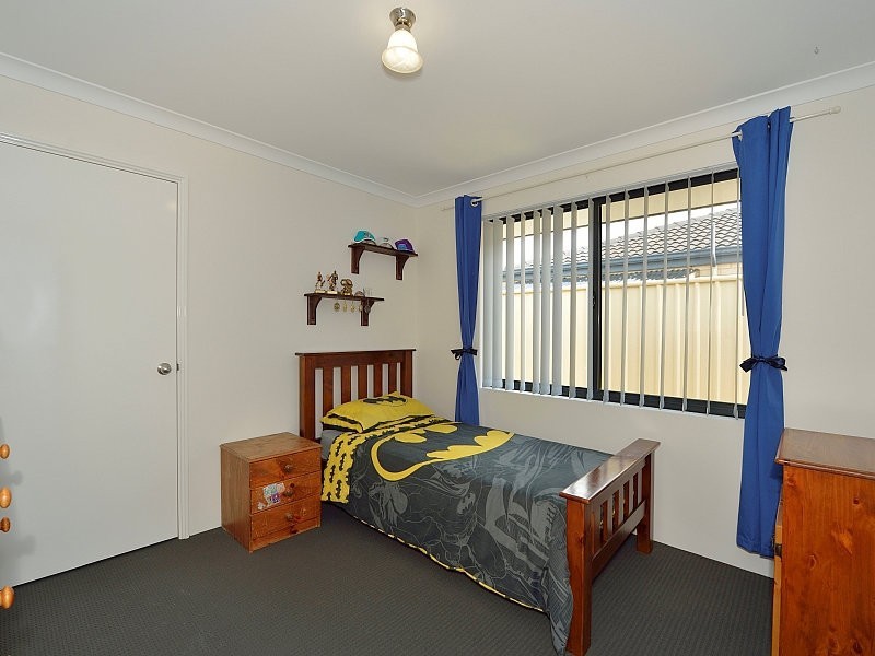 21 Highcliffe Circle, Lakelands WA 6180