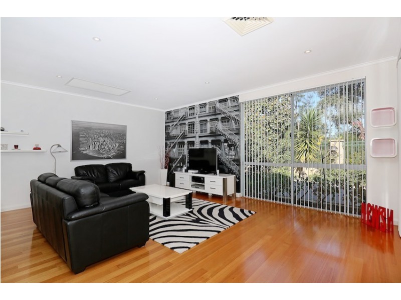 16 Middleton Loop, Meadow Springs WA 6210