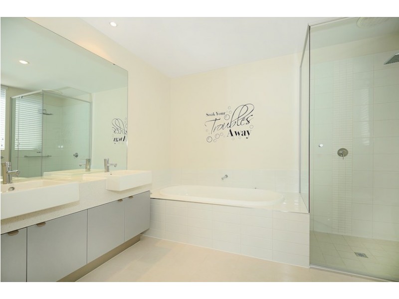 16 Middleton Loop, Meadow Springs WA 6210