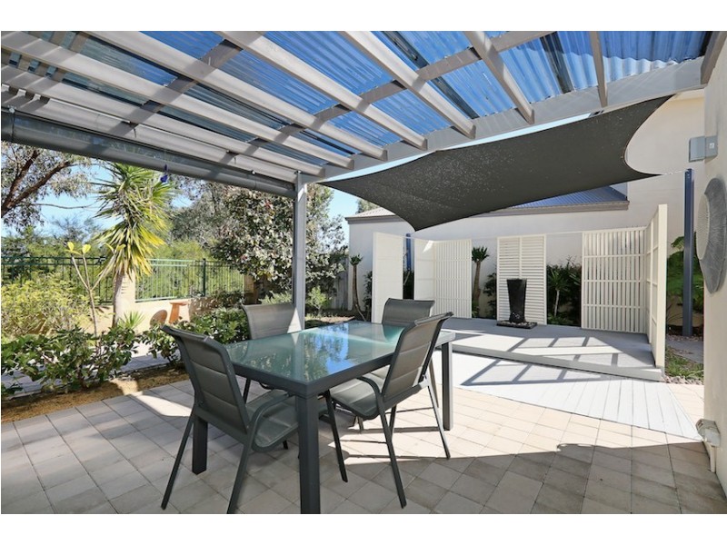 16 Middleton Loop, Meadow Springs WA 6210