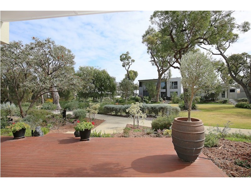 31 Whimbrel Crescent, Mandurah WA 6210