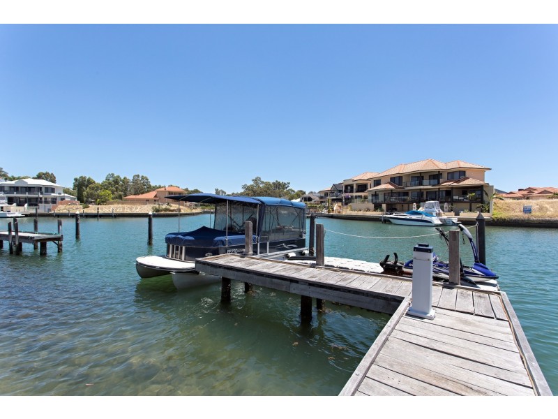 33 Aztec Island Retreat, Halls Head WA 6210