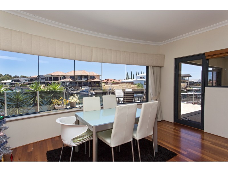 33 Aztec Island Retreat, Halls Head WA 6210