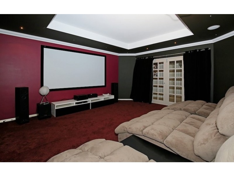 15 Maddox Vista, Lakelands WA 6180