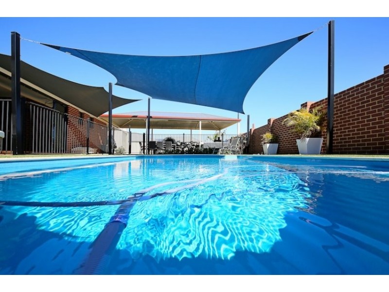 15 Maddox Vista, Lakelands WA 6180