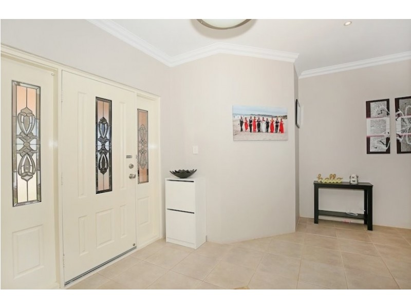 15 Maddox Vista, Lakelands WA 6180