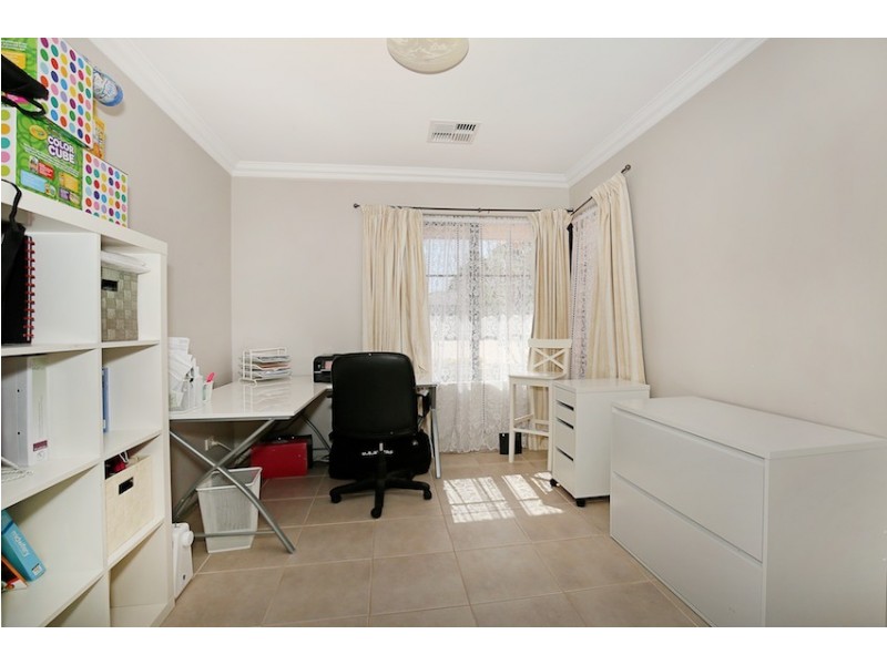 15 Maddox Vista, Lakelands WA 6180