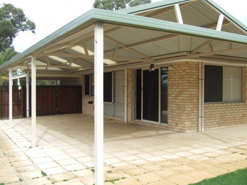 27 Templetonia Promenade, Halls Head WA 6210