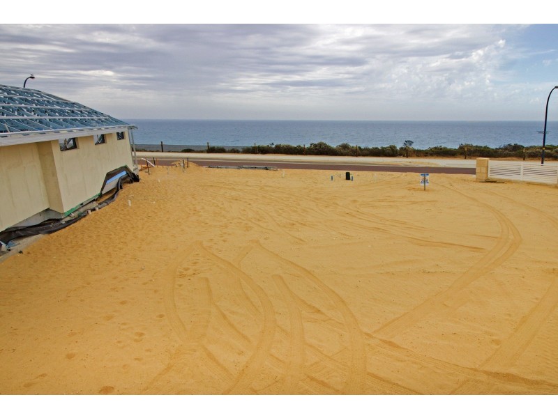 42 Acerosa Boulevard, Halls Head WA 6210