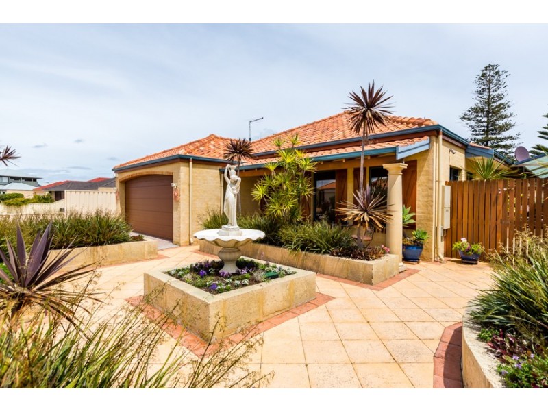 17 Rialto Place, Halls Head WA 6210