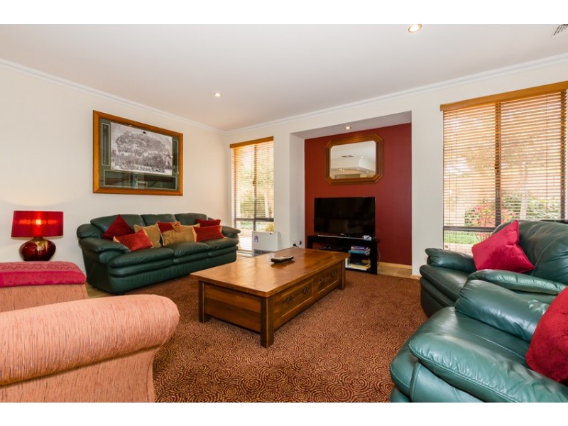 17 Rialto Place, Halls Head WA 6210