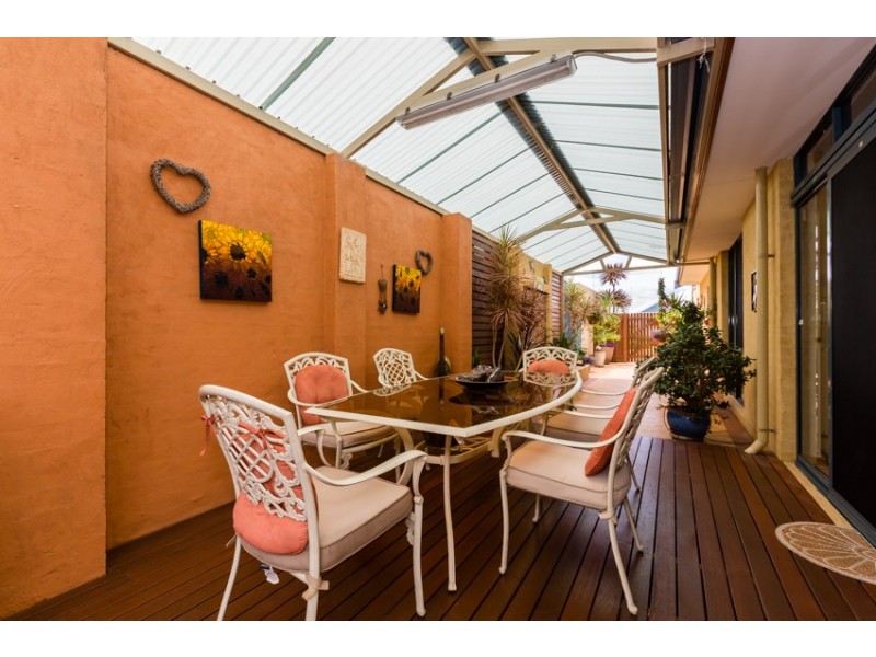 17 Rialto Place, Halls Head WA 6210