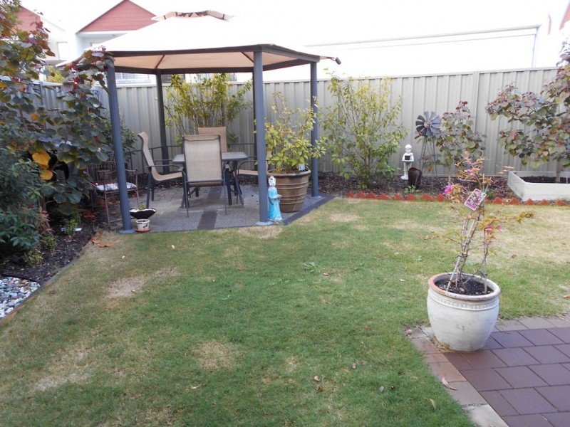 2B Butcherbird Loop, Erskine WA 6210