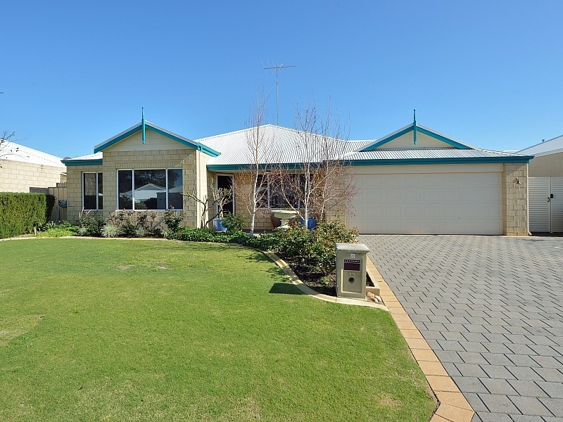 13 Onslow Court, Erskine WA 6210