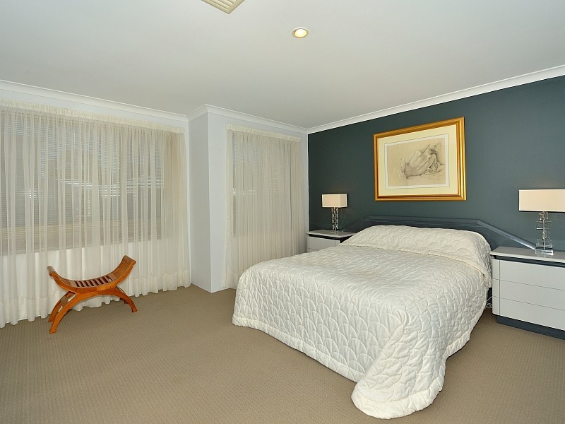 13 Onslow Court, Erskine WA 6210