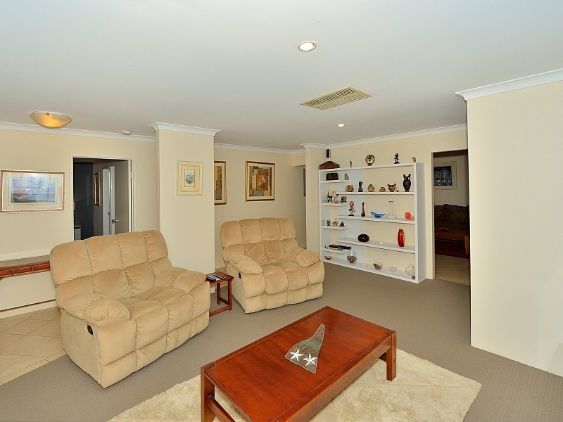 13 Onslow Court, Erskine WA 6210