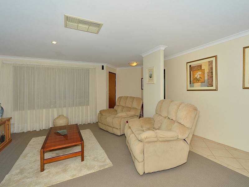 13 Onslow Court, Erskine WA 6210